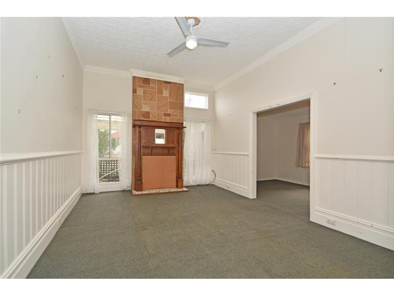 12 Government Road, Weston NSW 2326