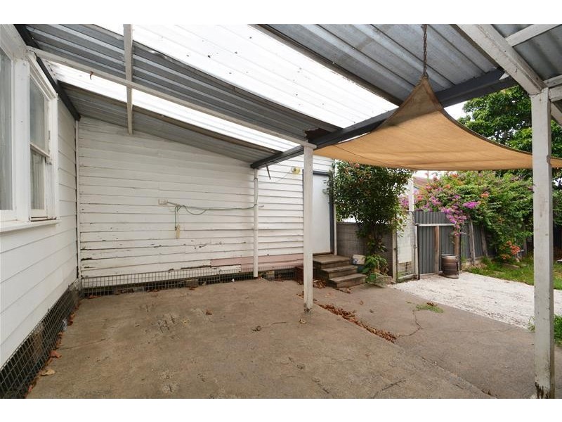 12 Government Road, Weston NSW 2326