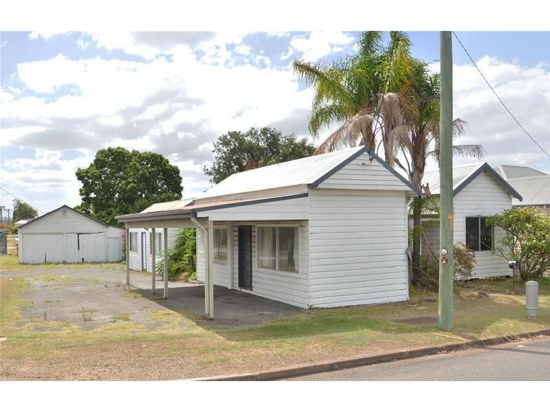 12 Government Road, Weston NSW 2326