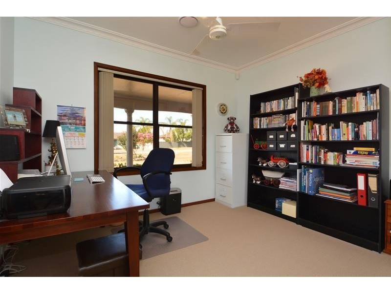 13 Tenth Street, Weston NSW 2326