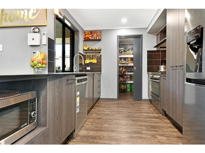 25 Brokenwood Avenue, Cliftleigh NSW 2321