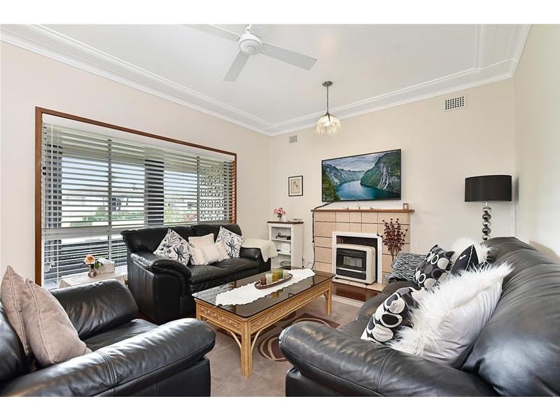 14 Fourth Street, Weston NSW 2326
