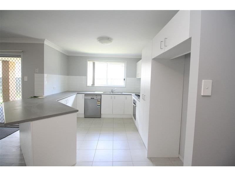 11 Undercliff Street, Cliftleigh NSW 2321