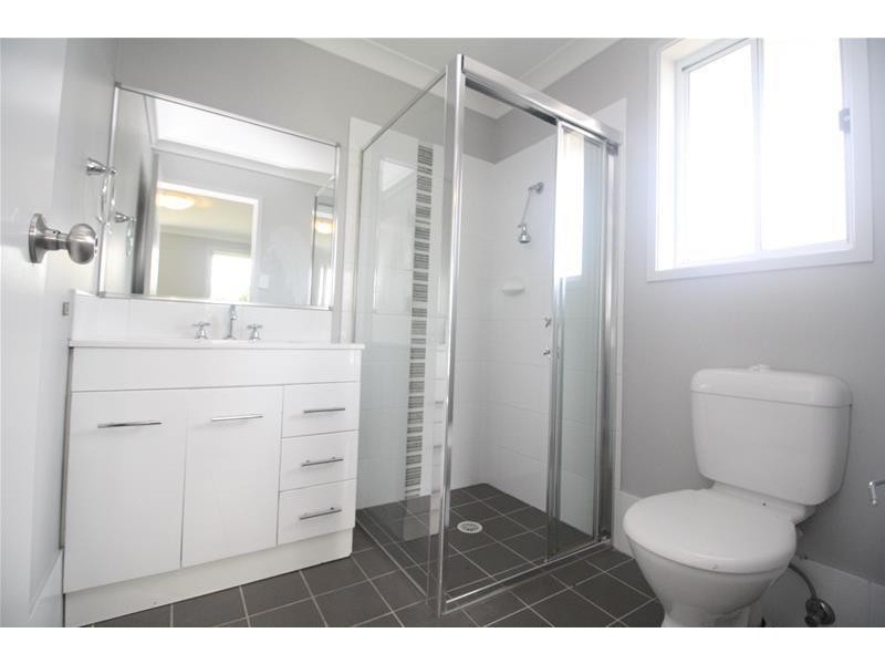 11 Undercliff Street, Cliftleigh NSW 2321