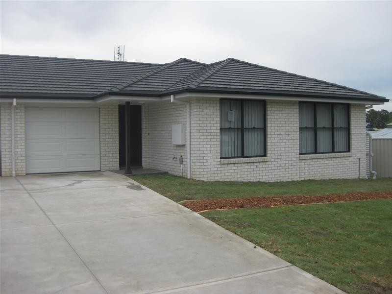 1/1B Bellbird Street, Pelaw Main NSW 2327