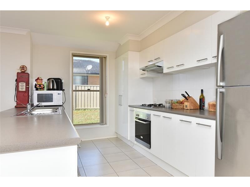 13 Sapphire Drive, Rutherford NSW 2320