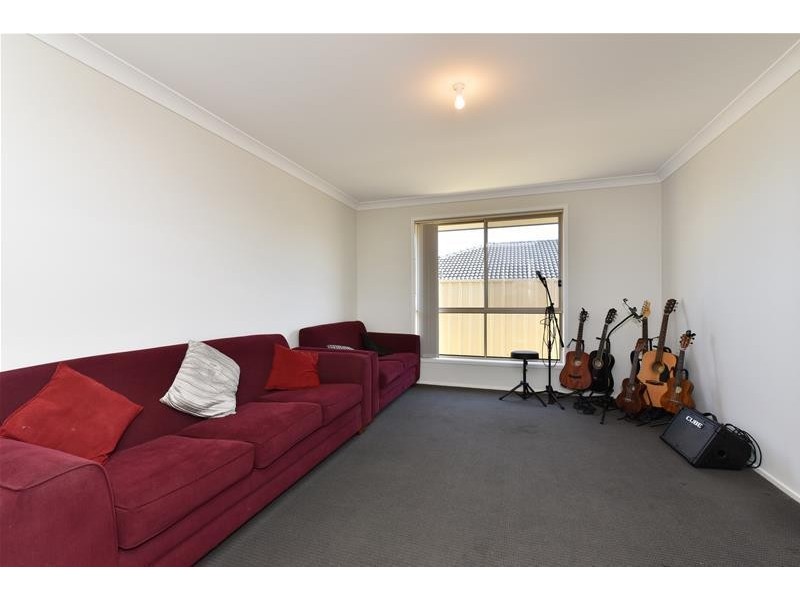 13 Sapphire Drive, Rutherford NSW 2320