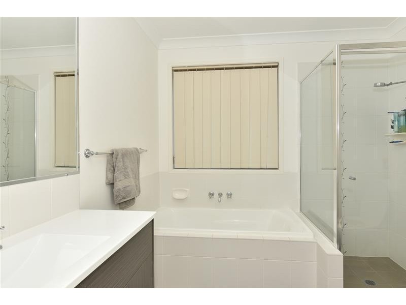 13 Sapphire Drive, Rutherford NSW 2320