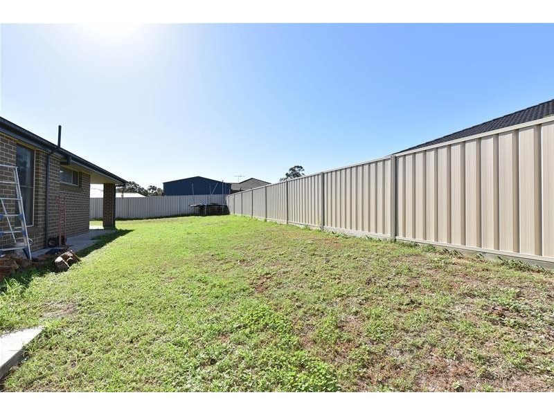 13 Sapphire Drive, Rutherford NSW 2320