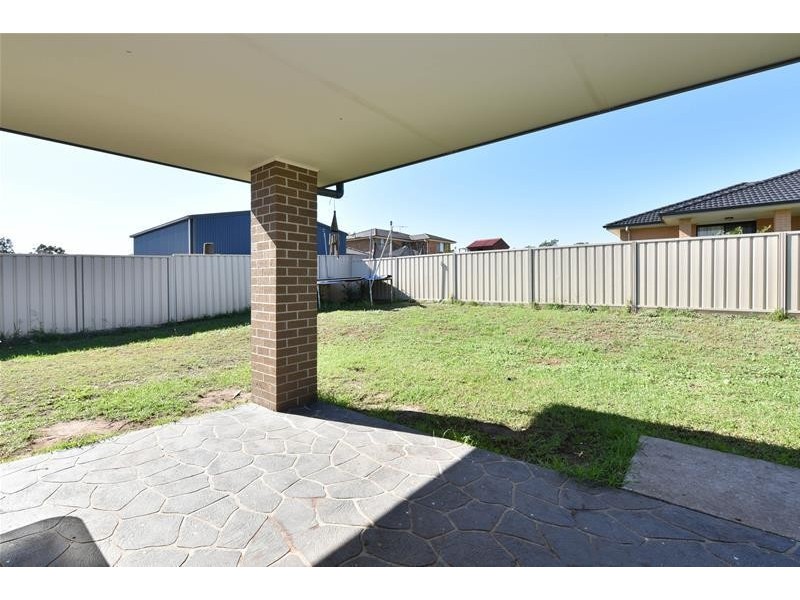 13 Sapphire Drive, Rutherford NSW 2320