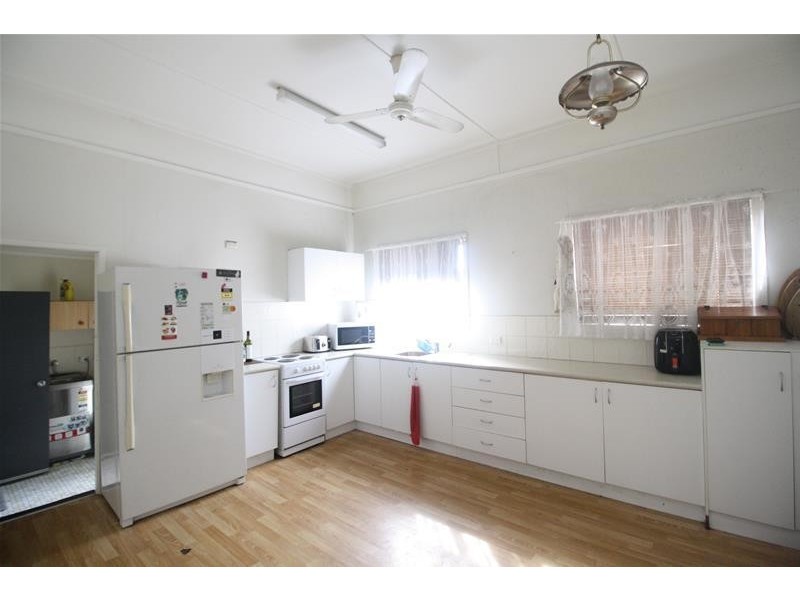 12 Government Road, Weston NSW 2326