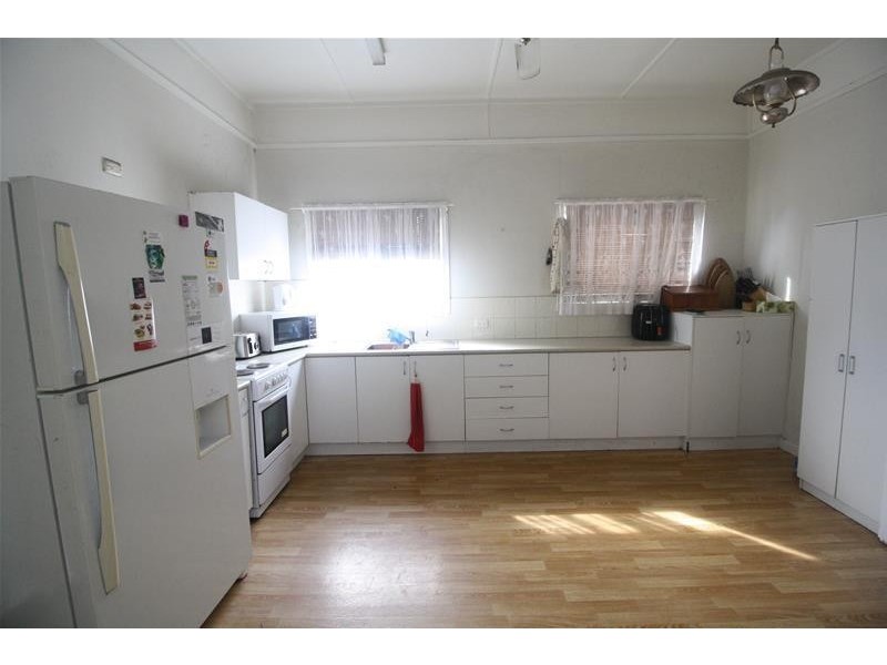 12 Government Road, Weston NSW 2326