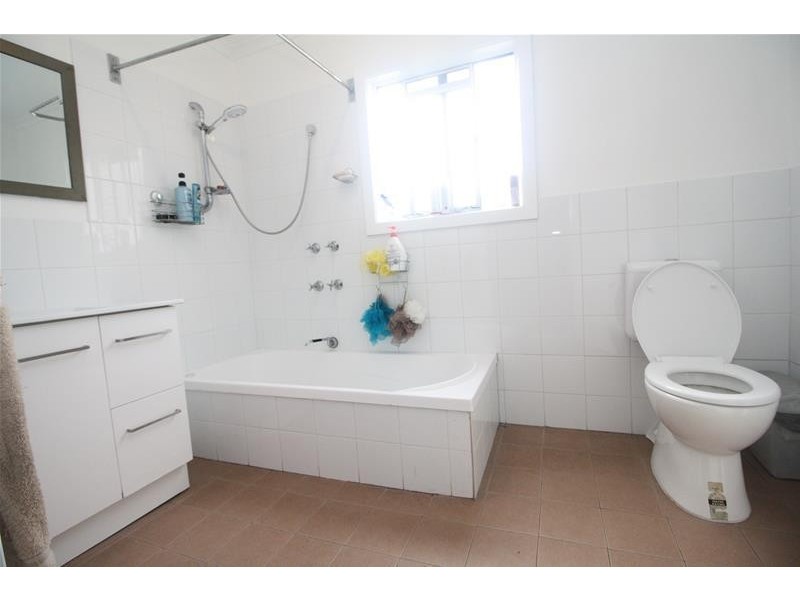 12 Government Road, Weston NSW 2326