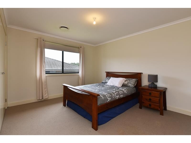 41 Cleveland Street, Cameron Park NSW 2285