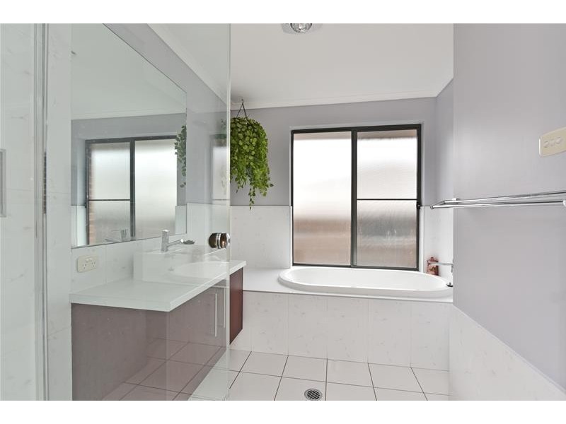 41 Cleveland Street, Cameron Park NSW 2285