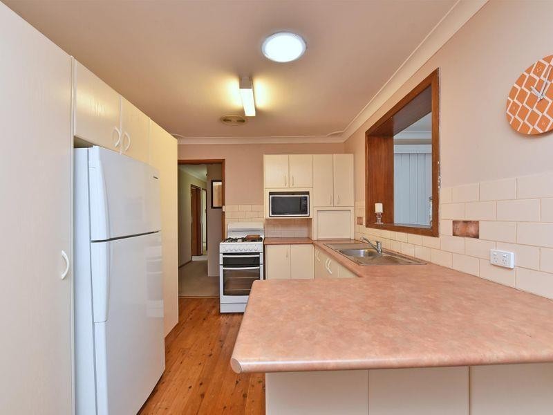 12 Eighth Street, Weston NSW 2326