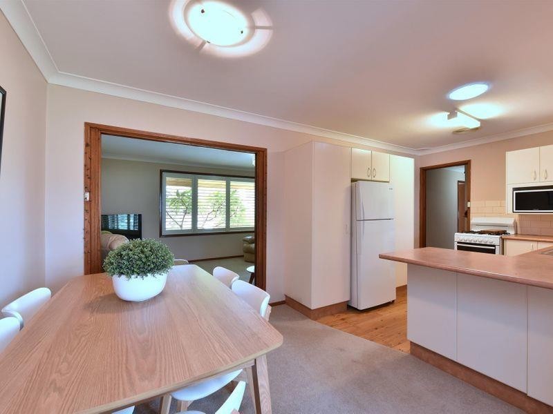 12 Eighth Street, Weston NSW 2326