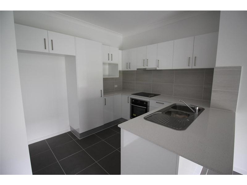 2/37a Third Street, Weston NSW 2326