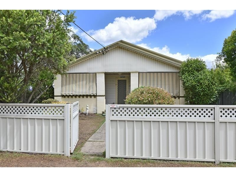 2 Clark Street, Weston NSW 2326