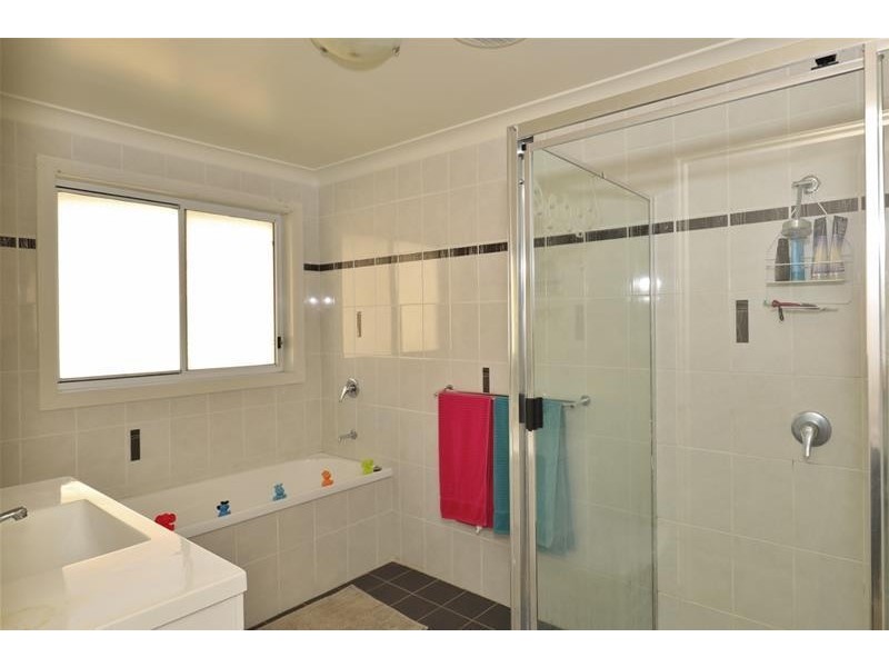 15 Fairview Place, Cessnock NSW 2325