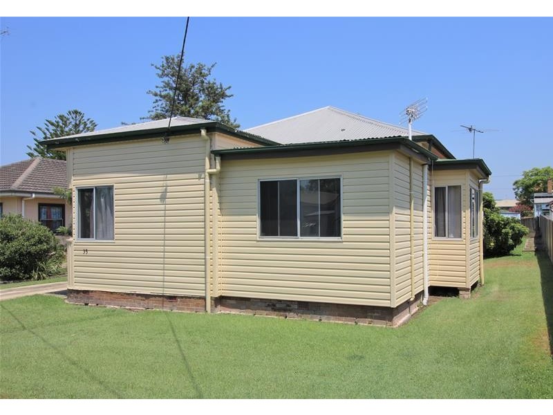 35 Boomerang Street, Cessnock NSW 2325