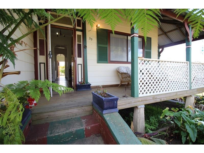 39 Seventh Street, Weston NSW 2326