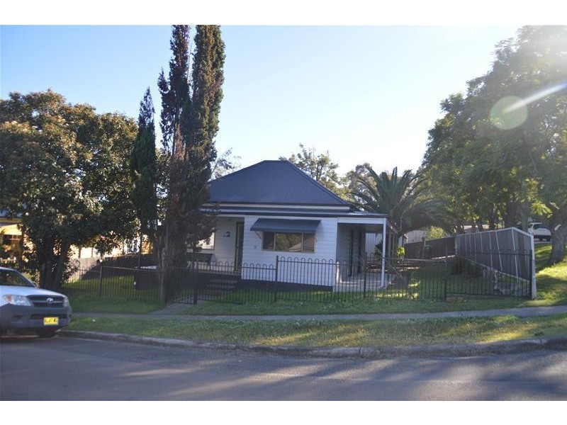 8 Cooper Street, Cessnock NSW 2325