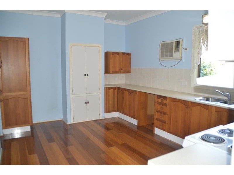 8 Cooper Street, Cessnock NSW 2325