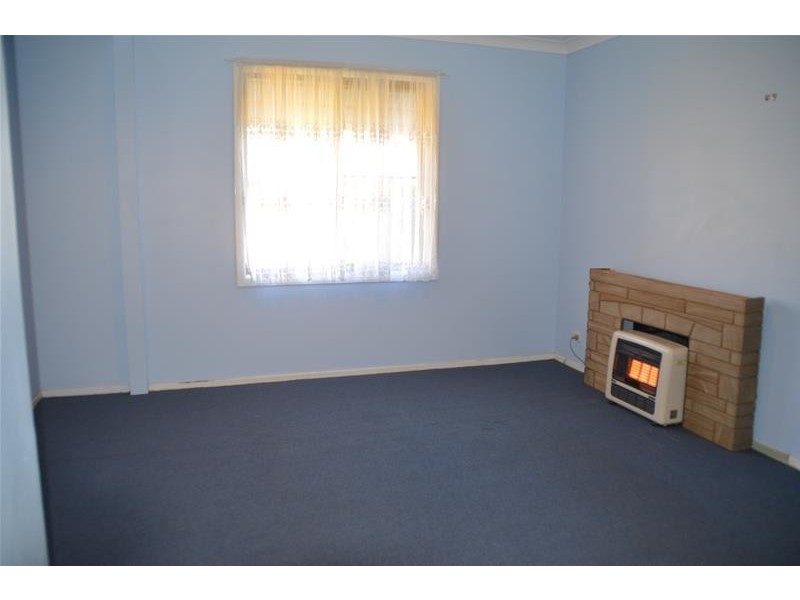 8 Cooper Street, Cessnock NSW 2325