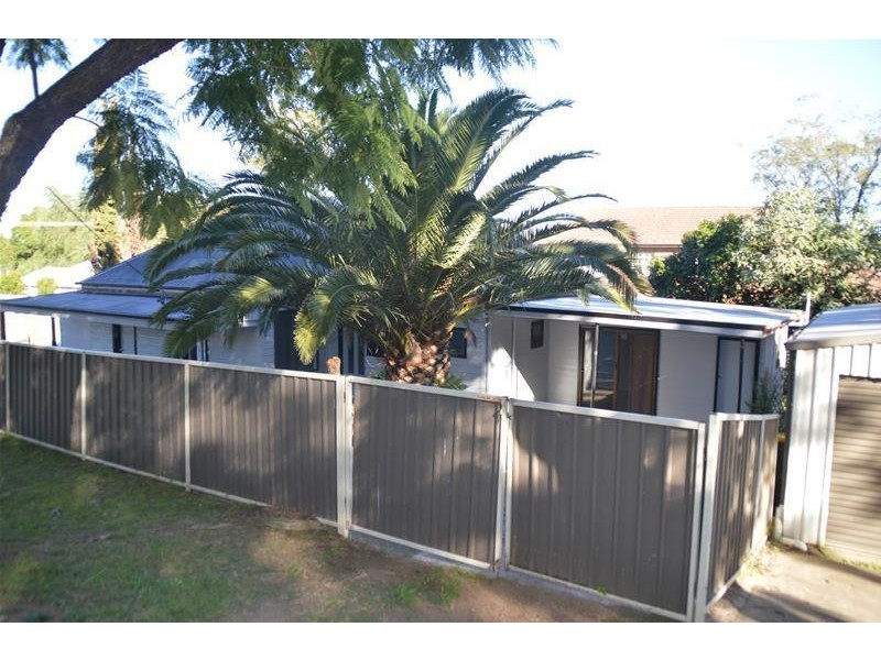 8 Cooper Street, Cessnock NSW 2325