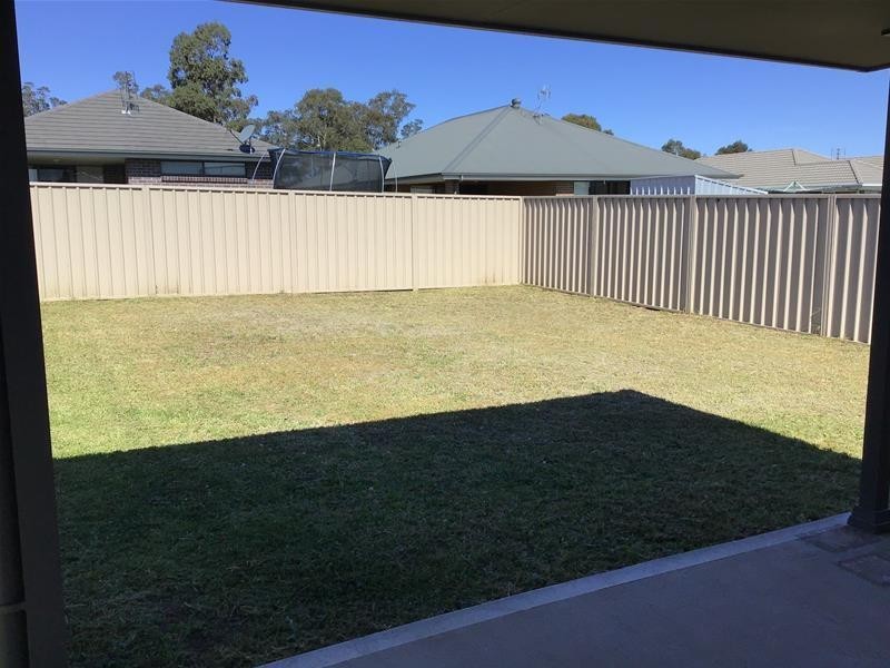 14a Connell Drive, Heddon Greta NSW 2321