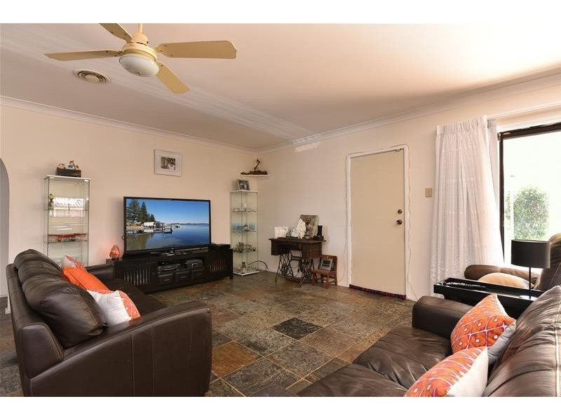 31 Neath Street, Pelaw Main NSW 2327