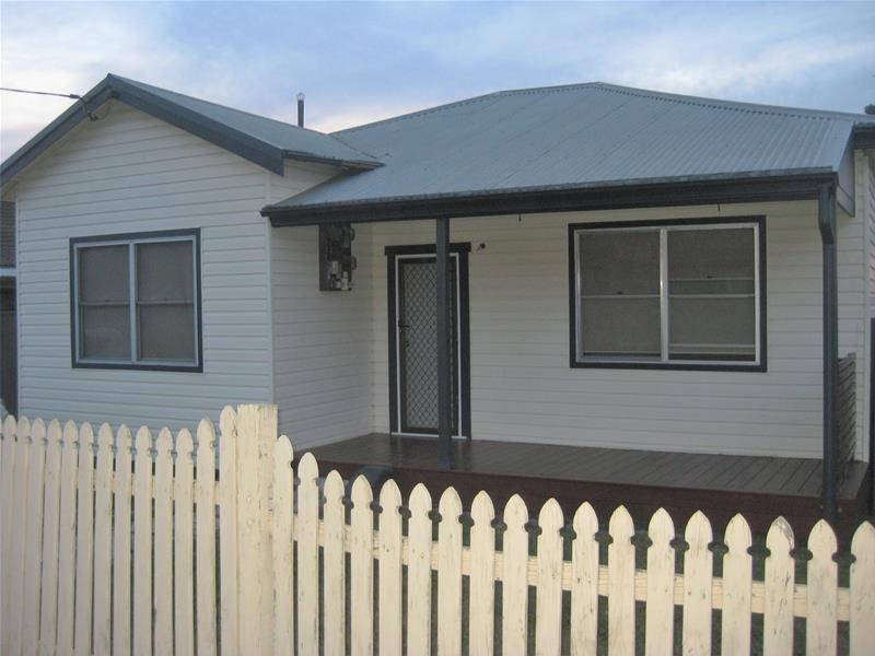 24 Wollombi Road, Cessnock NSW 2325