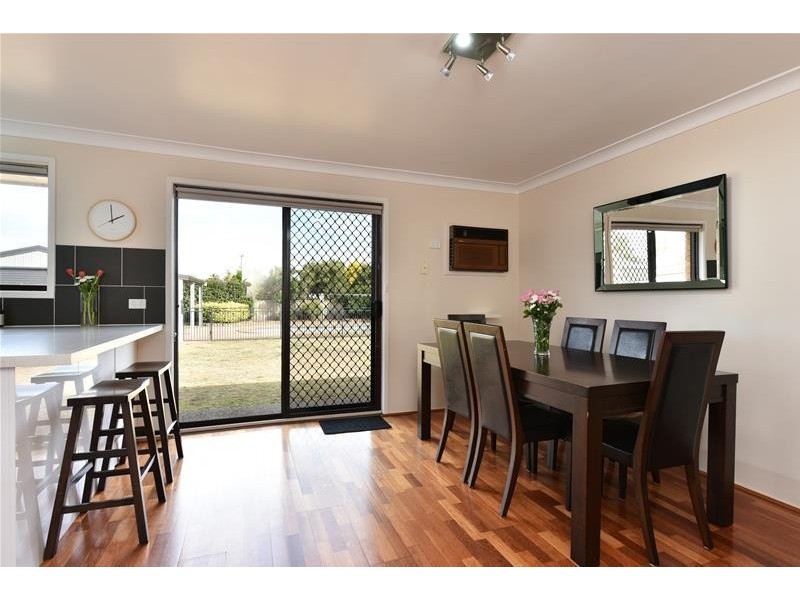 4 Tenth Street, Weston NSW 2326