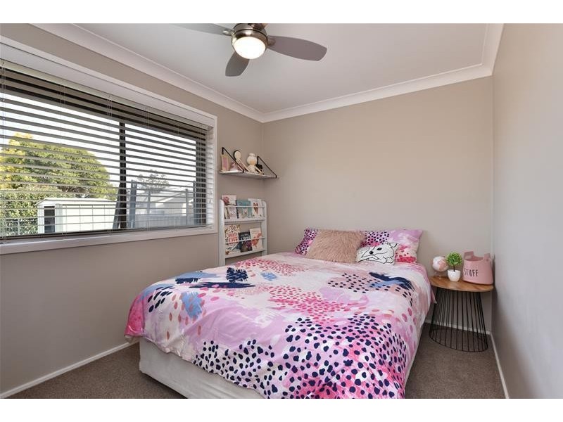 4 Tenth Street, Weston NSW 2326