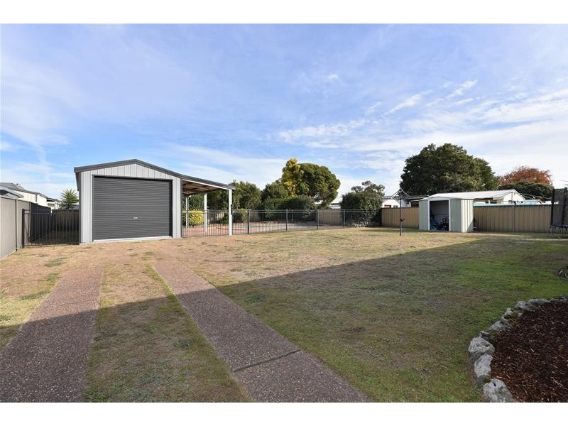 4 Tenth Street, Weston NSW 2326