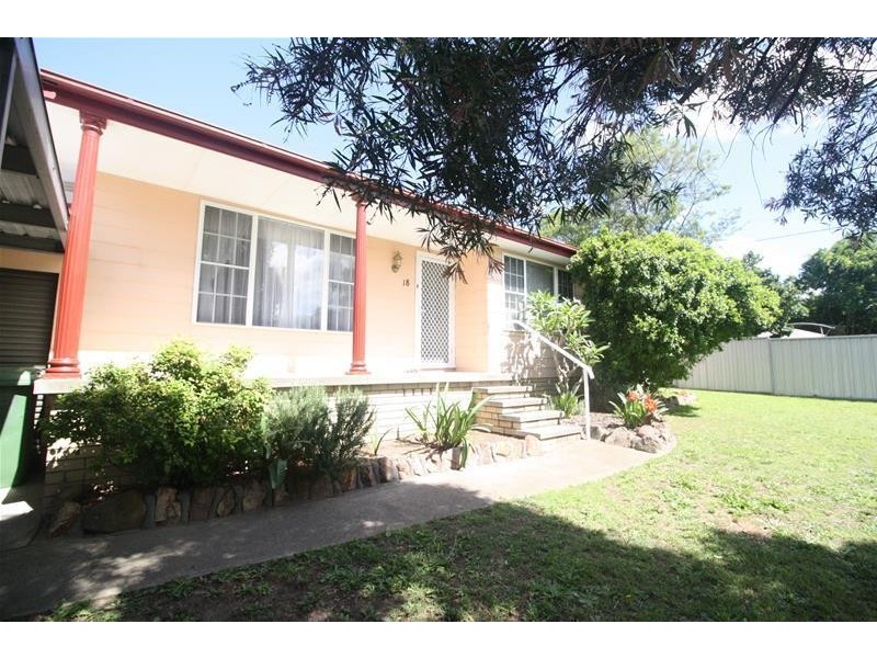 18 Main Road, Cliftleigh NSW 2321