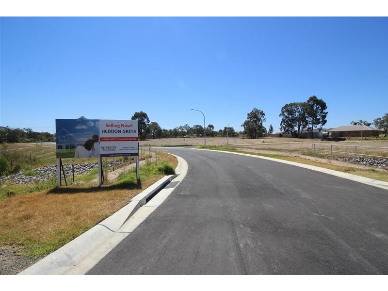 2 Lois Close, Heddon Greta NSW 2321