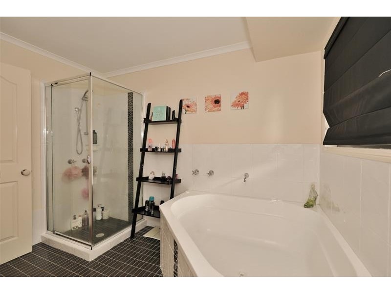 5 Ashton Drive, Heddon Greta NSW 2321