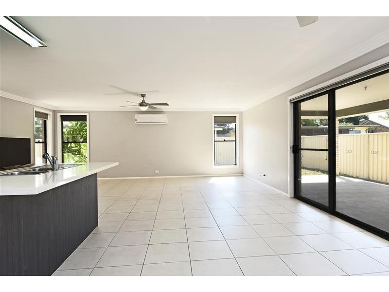 2/8A Lang Street, Kurri Kurri NSW 2327