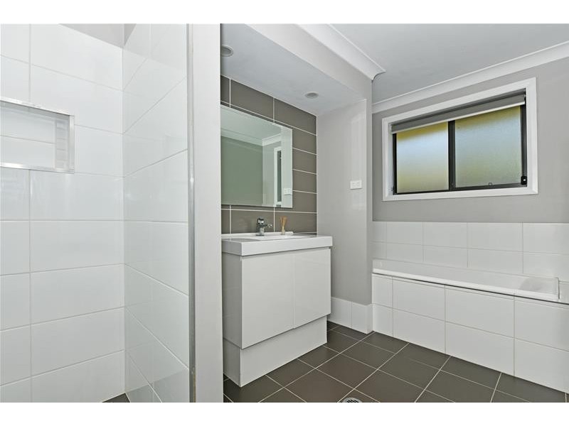 2/8A Lang Street, Kurri Kurri NSW 2327