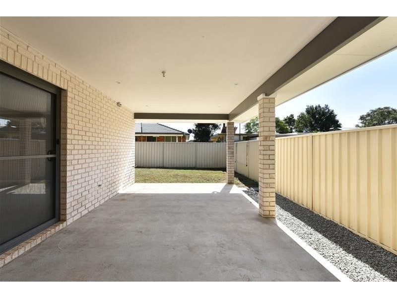 2/8A Lang Street, Kurri Kurri NSW 2327