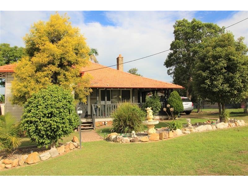 12 Dubbo Street, Abermain NSW 2326