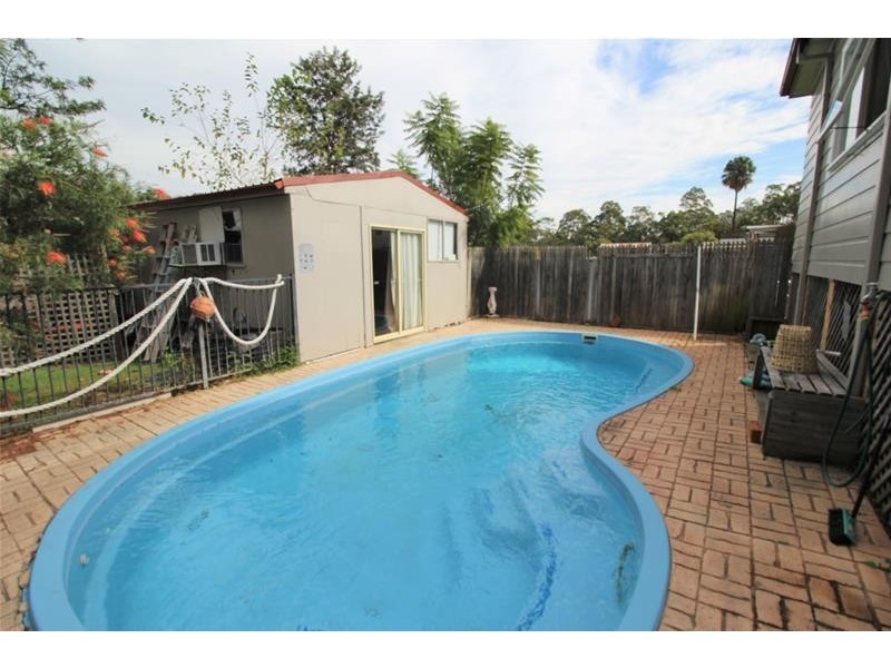 12 Dubbo Street, Abermain NSW 2326