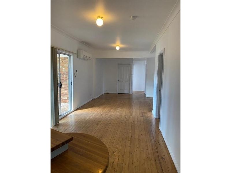 2/4 Maitland Street, Abermain NSW 2326