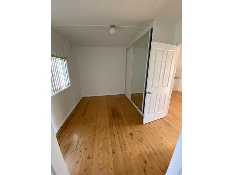 2/4 Maitland Street, Abermain NSW 2326