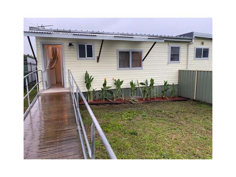 2/4 Maitland Street, Abermain NSW 2326