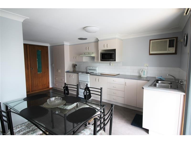 12 Love Street, Cessnock NSW 2325