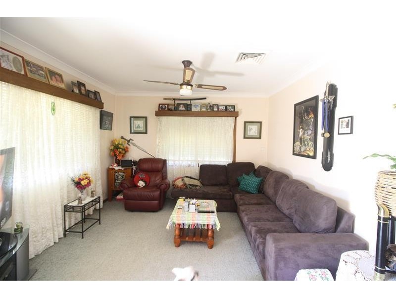 48 Fourth Street, Weston NSW 2326
