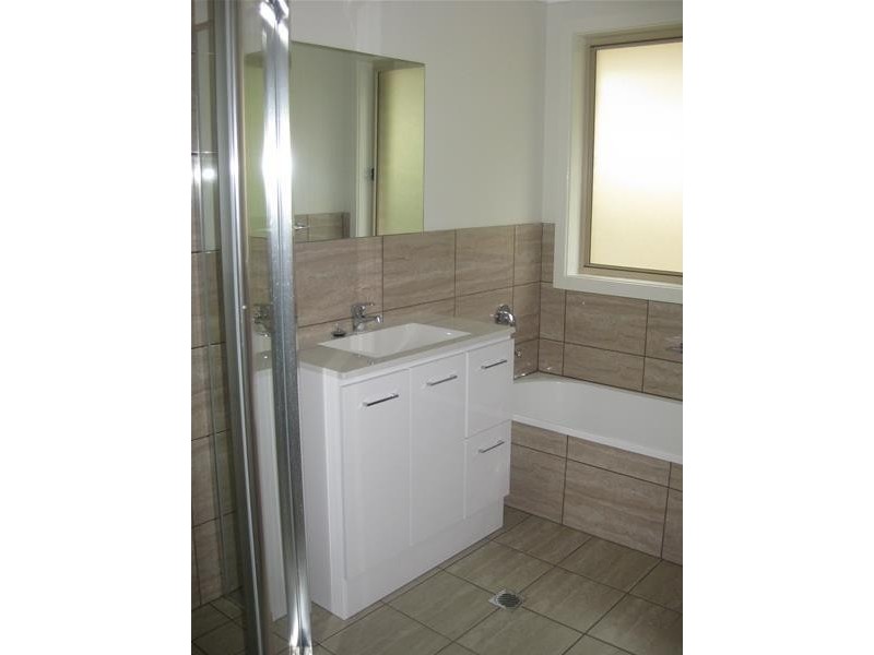 1/8 Fairview Place, Cessnock NSW 2325